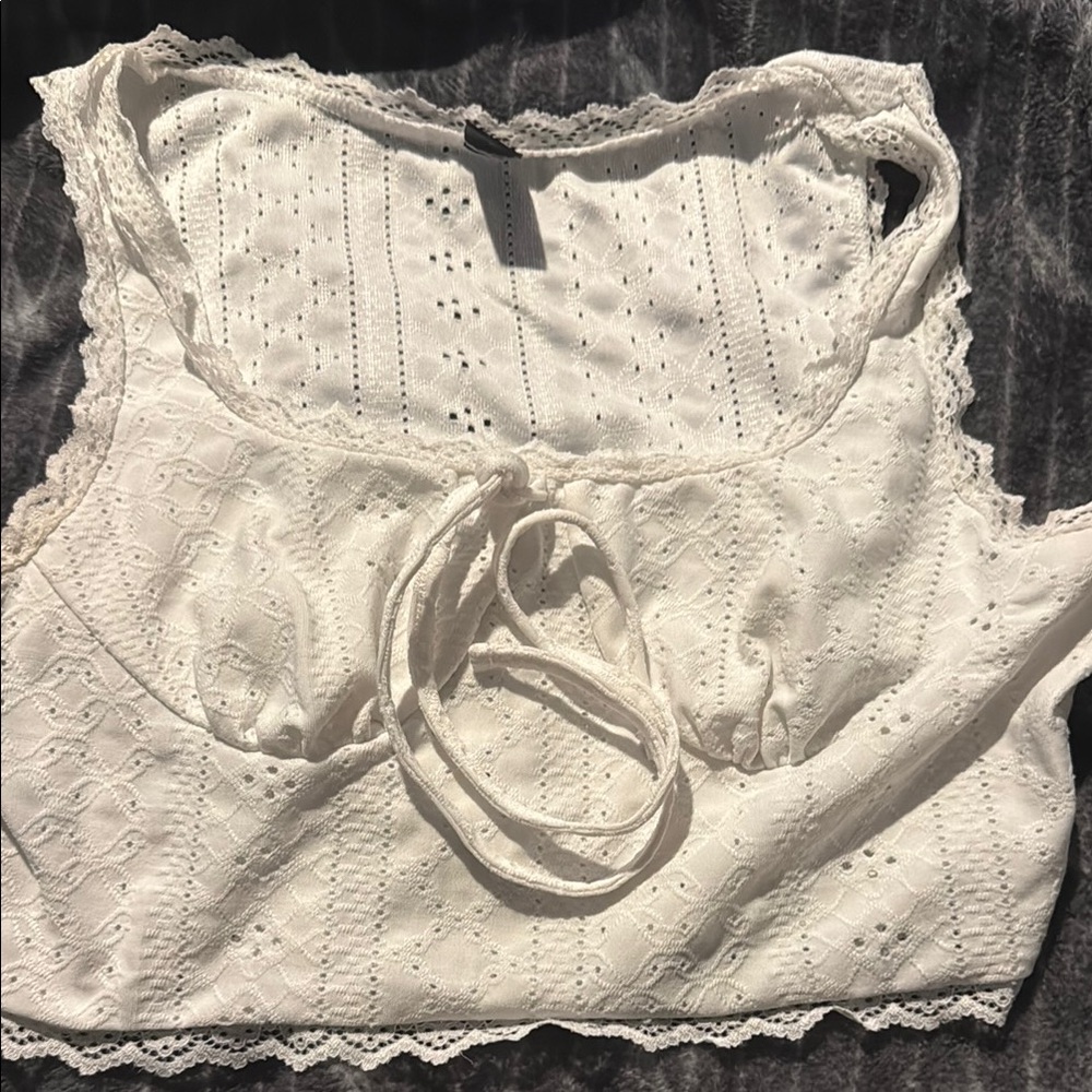 SHEIN White Lace Crop Top